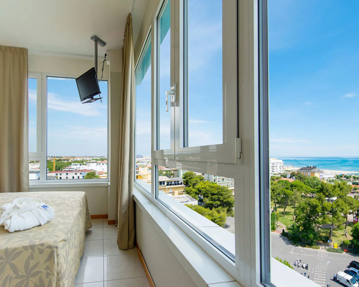 media.Slide-CamereComfortPlus01Hotel-Cristallo-Riccione