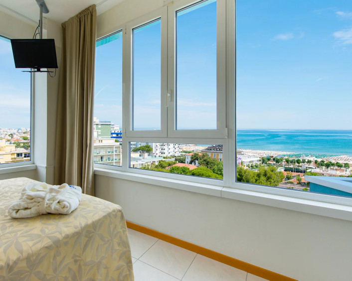 media.Slide-CamereComfortPlus02Hotel-Cristallo-Riccione